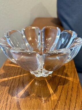Mikasa Zianna Crystal Bowl | 8-Petal Flower Design | Made in Austria | Heavy